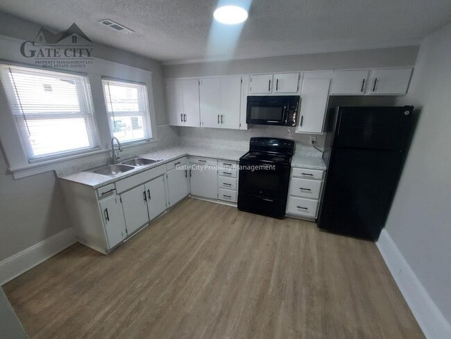 Photo - 1105 Adams St
