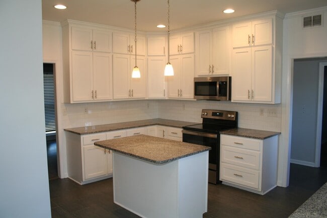 Photo - 200 E Nolley Dr