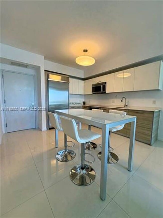 Photo - 1300 Brickell Bay Dr Unit 1300 Brickell Bay Dr 1607
