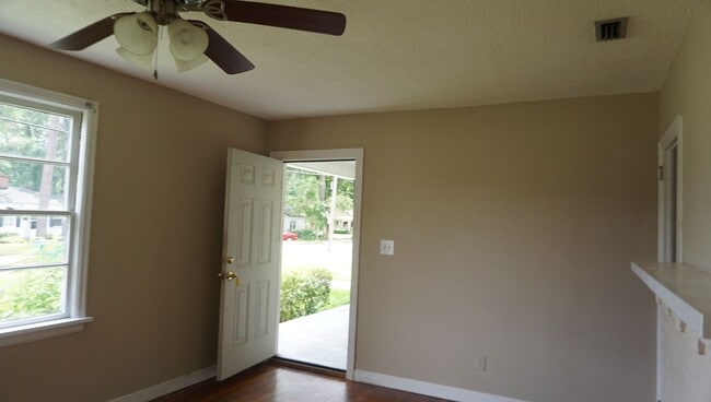 Photo - 406COLL Unit 406A