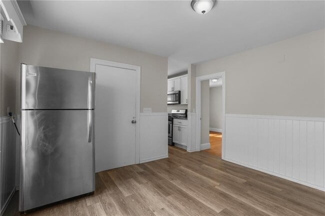Photo - 196 Wardlaw Ave