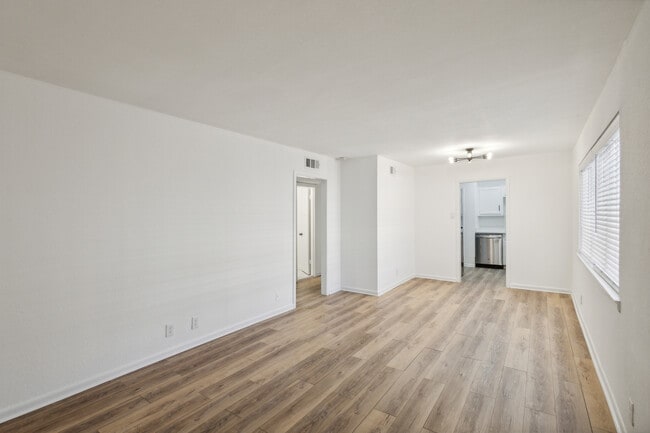 Photo - 4321 Cole Ave