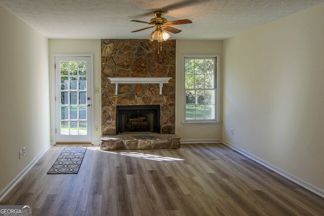 Photo - 211 Meadow Run