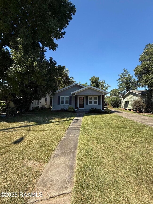 Photo - 908 St Landry St