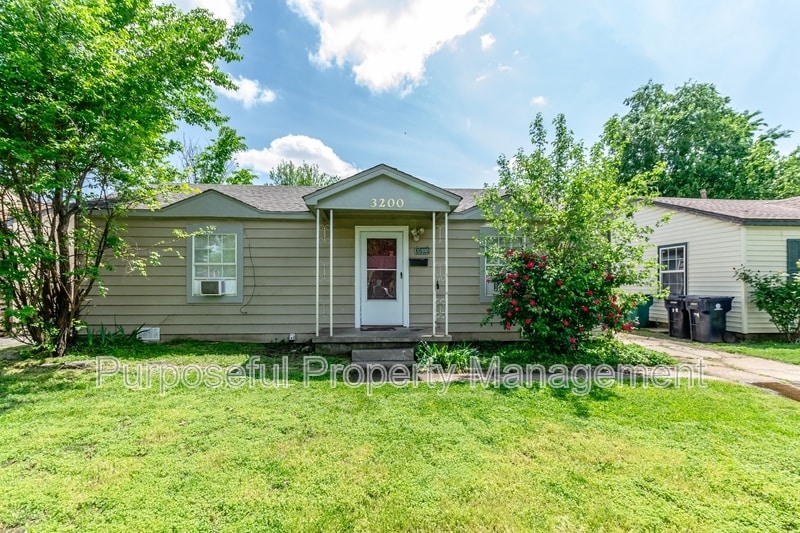 Photo - 3200 Southwest 20th Street