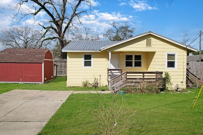 3 bedroom 1 bath house in Midtown availabl... - 3 bedroom 1 bath house in Midtown availabl...