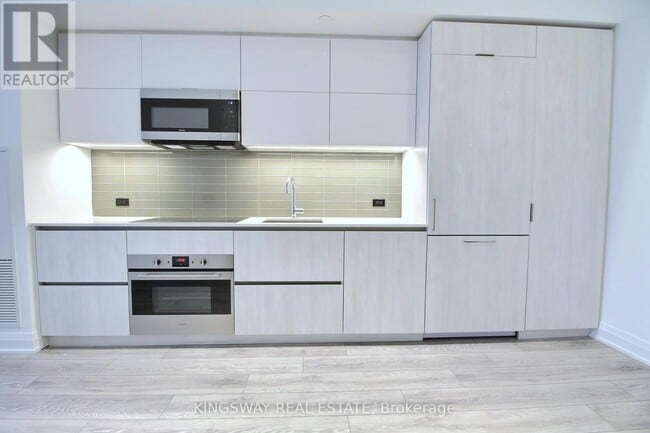 Photo - 21 Park St E Unit 708