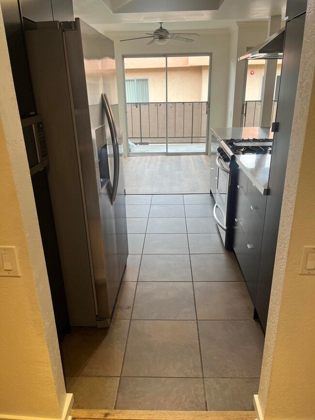 Photo - 400 N Sunrise Way Unidad 250