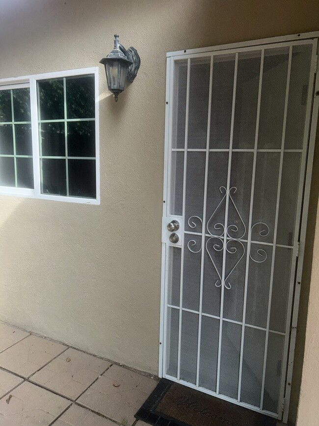 Photo - 4751 Sunnyslope Ave Unit GUESTHOUSE for rent