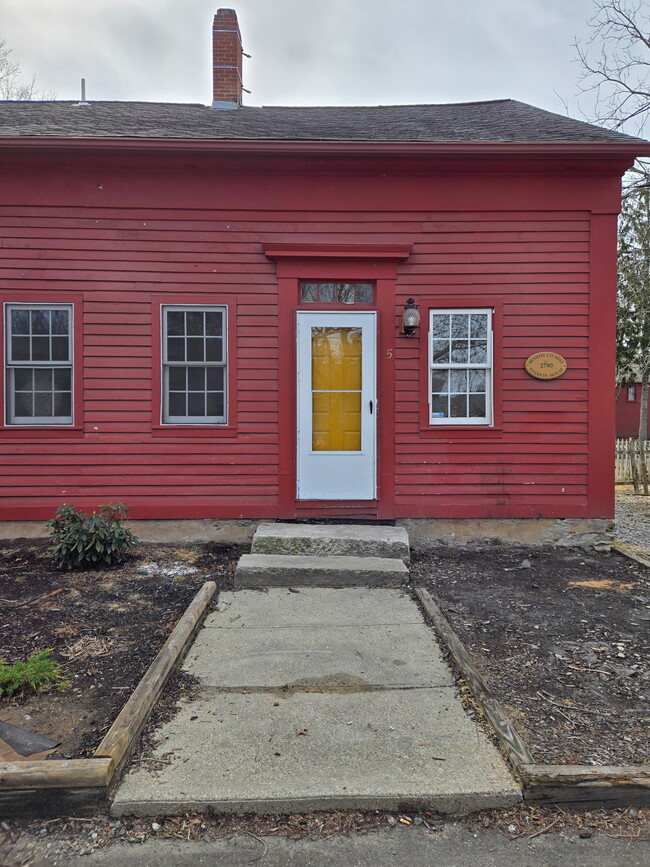 Photo - 5 Oil Mill Ln Unit 5