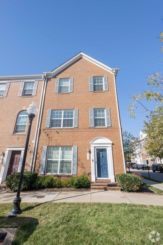 Building Photo - Charming 4Bed/3.5Bath in Washington Villag... Rental