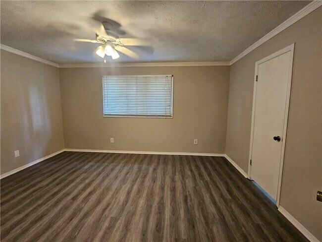 Photo - 1192 Ashborough Dr Unit B