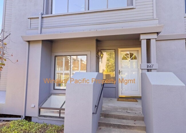 Photo - Updated Townhome in Sought After Walnut Creek Community ! Close To Restaurants & Shops !