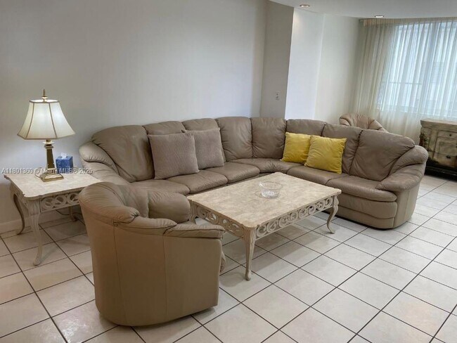 Photo - 5005 Collins Ave Condo Unit 424