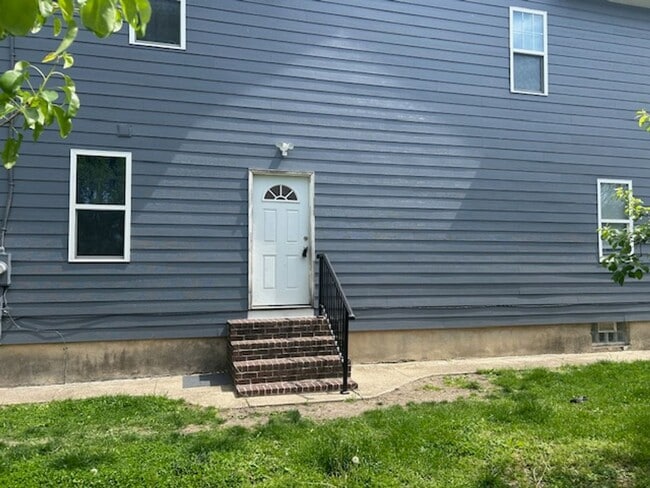 Photo - 925 Xenia Ave Unit Upstairs