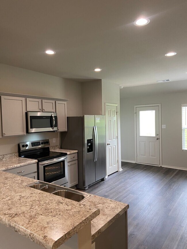 Photo - Preleasing Now! Four Bedroom | Two Bathroom Home in Fairview Haven