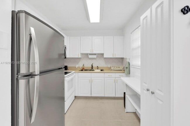 Photo - 130 Brighton Dr Unit D