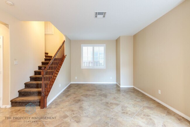 Photo - Spacious 3 Bed 2.5 Bath Condo in Orange!