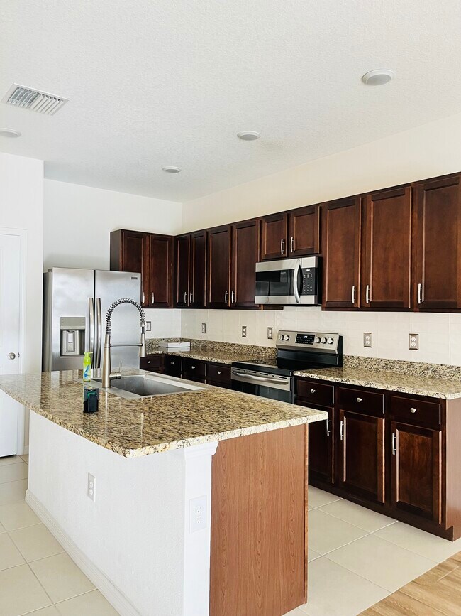 Photo - 2707 Suncoast Blend Dr