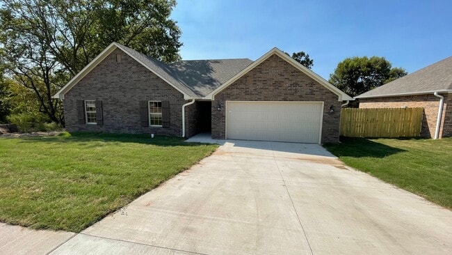 Building Photo - Sunset Ridge (C Lynch) Unit 917 Rachel Street