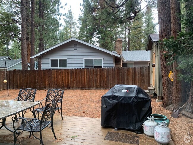 Building Photo - Cozy Cabin in the Woods Rental