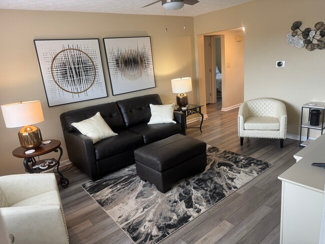 Building Photo - 413 Lenney Dr Unit 3 Rental