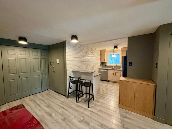 Photo - 1090 N Lafayette St Unidad 101