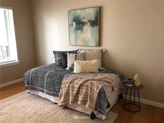 Photo - 2717 Western Ave Unidad 436