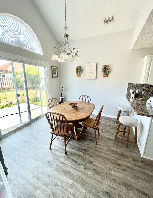 122 Hopeland Dr