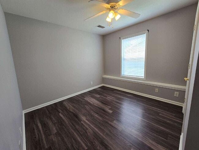 Photo - 257 Executive Ave