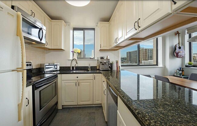 Photo - 300 NEWARK St Unit 6B