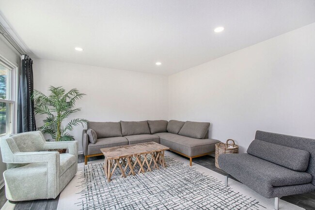 Photo - 4 Bedroom 1.5 Bath