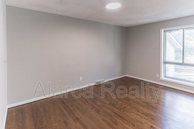 Photo - 3101 Erskine Dr