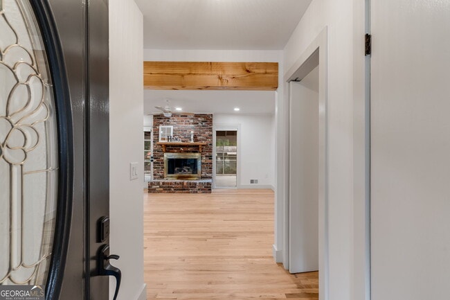 Photo - 493 Sybil Ln SE