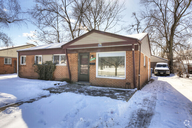 Building Photo - 31025 Cherry Hill Rd Rental