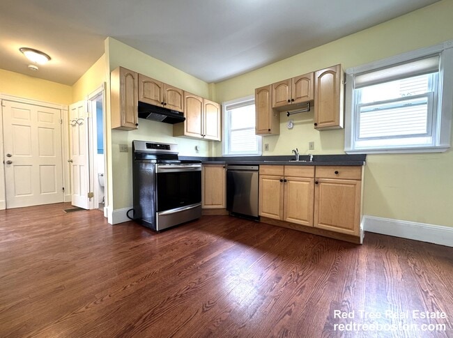 Building Photo - 72 Winchester St Unit 1