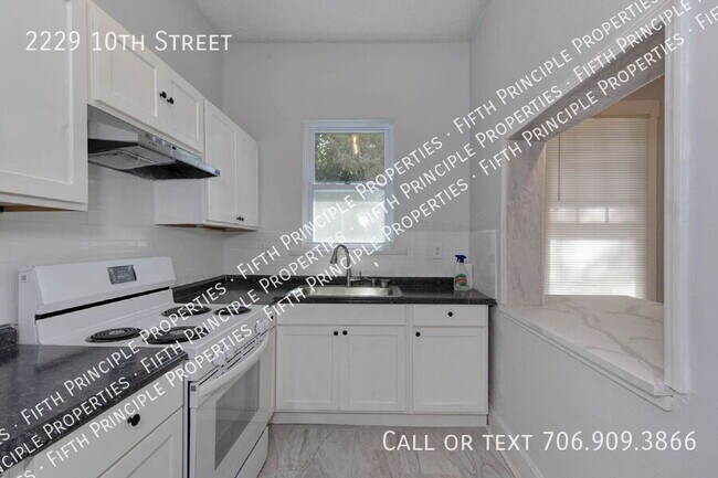 Photo - 2229 10th St