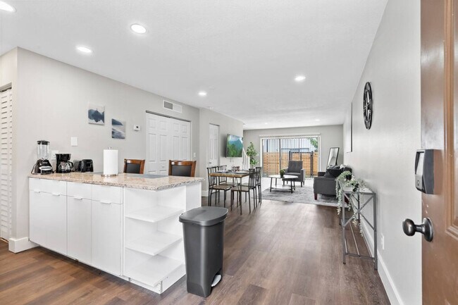 Photo - 3715 Legacy Square Unit SI ID1511048P