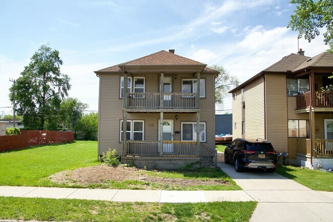Photo - 17537 Clarann St Unidad 17539