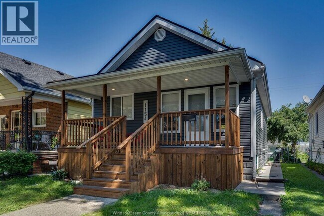 Photo - 1154 Gladstone Ave