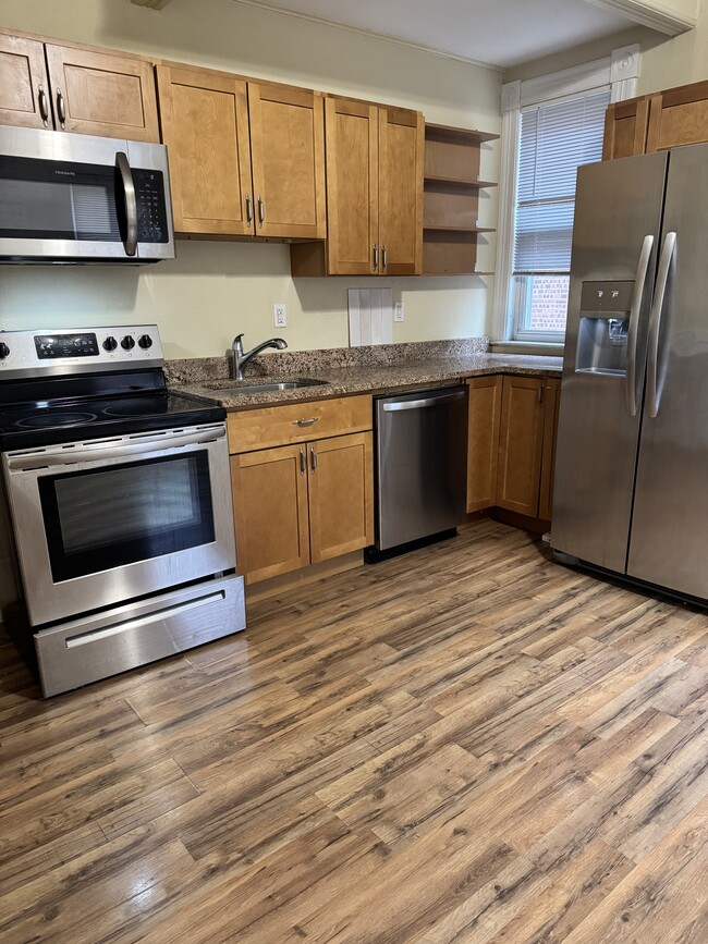 Building Photo - 99 Hungerford St Unit 2