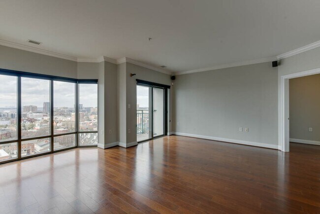 Photo - Spectacular Penthouse Condo in Downtown No... Unit 1507