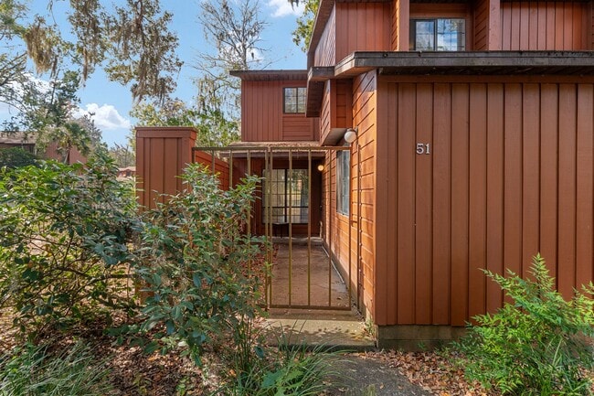 Photo - Spacious 3/3 townhome-style condo in Rockwood Villas with washer/dryer Unit I51