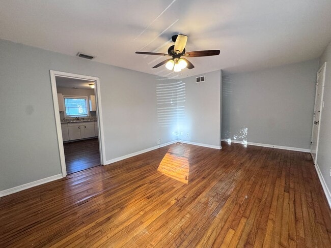 Photo - 2054 Emogene St