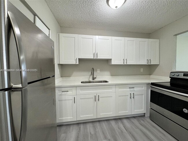 Building Photo - 2237 Taylor St Unit 1