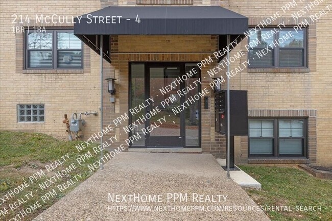 Photo - 214 McCully St Unit 4