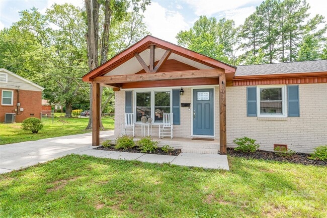 Photo - 3932 Slagle Dr