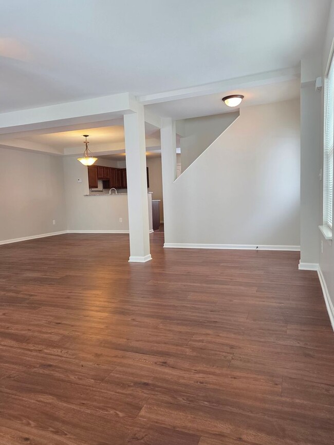 Photo - Move In Special!