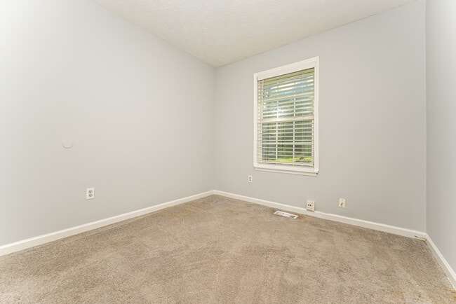 Photo - Fantastic 4bd/2ba home! Let yourself in!