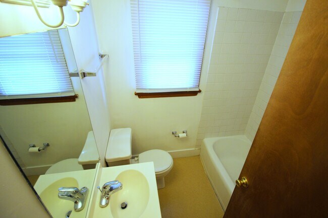 Photo - 717 S Allen St